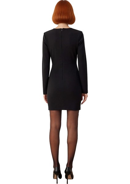 Kadın Bodycon Kokteyl Elbise Aksesuar Detaylı Uzun Kollu Mini Dokuma Stiliyle Şık ve Modern Görünüm fırsatları