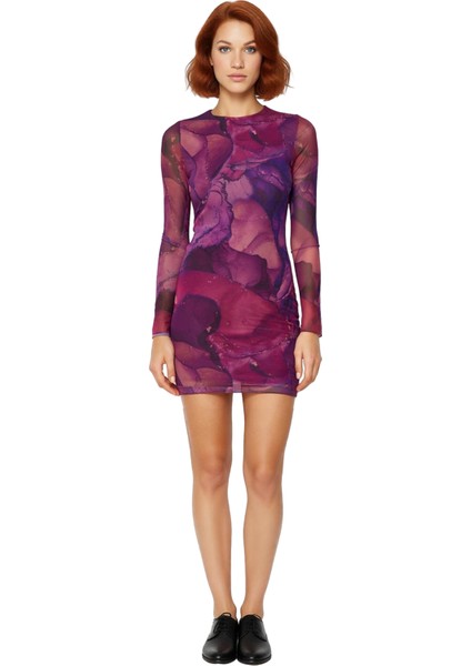 Kadın Çok Renkli Soyut Desenli Tül Bodycon Mini Elbise Uzun Kollu Şık ve Modern Gündüz Gece Tasarım modelleri