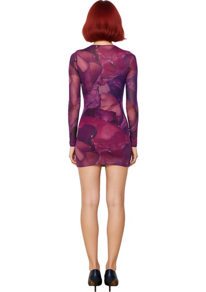 Kadın Çok Renkli Soyut Desenli Tül Bodycon Mini Elbise Uzun Kollu Şık ve Modern Gündüz Gece Tasarım fırsatları