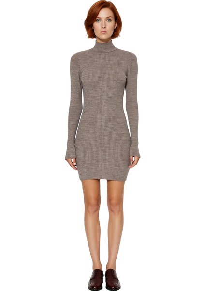 Kadın Bodycon Dik Yaka Uzun Kollu Triko Elbise Kış Sezonu Için Şık ve Rahat Günlük Giyim Seçeneği modelleri