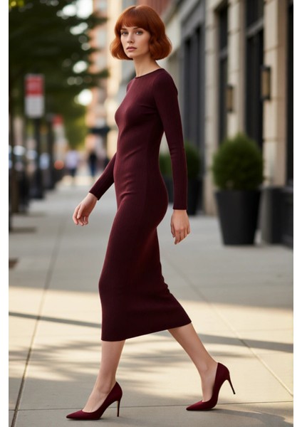 Kadın Maxi Boy Triko Merserize Görünümlü Uzun Kollu Düz Kayık Yaka Şık Rahat Elbise Sonbahar