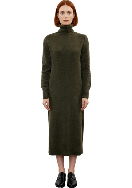 Kadınlara Özel Düz Desen Balıkçı Yaka Midi Triko Elbise Kış Aylarının Rahat ve Şık Seçimi Kaliteli modelleri