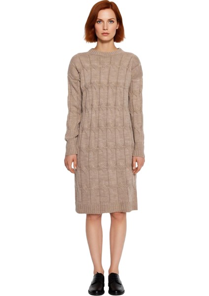 Kadın Saç Örgü Desenli Shift Kalıp Uzun Kol Bisiklet Yaka Mini Triko Elbise Şık ve Konforlu modelleri