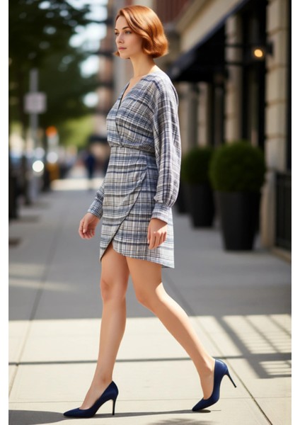 Kadın Ekose Kareli Mini Bodycon Elbise Kruvaze Yaka Anvelop Tasarım Uzun Yarasa Kol Dokuma Saten