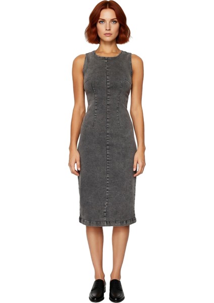 Kadın Bodycon Kesim Kolsuz Bisiklet Yaka Denim Midi Elbise Rahatlık ve Şıklığı Birleştiren Stil modelleri