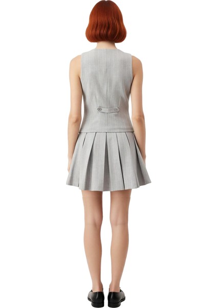 Modern Kadın Skater Kolsuz V Yaka Çizgili Mini Elbise Poliviskon Kumaş Rahatlığını Yaşayın modelleri