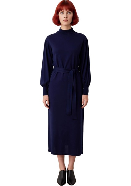 Kadın Maxi Boy Kuşaklı Düz Desen Dik Yaka Balon Kol Triko Elbise Kış Sezonu Için Şık ve Rahat modelleri