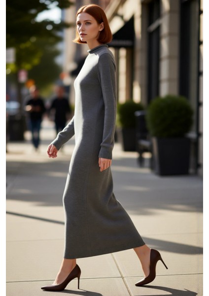 Kadın Tesettür Kışlık Triko Maxi Elbise Dik Yaka Düz Desen Uzun Standart Kol Rahat Shift Kalıp