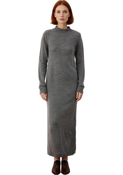 Kadın Tesettür Kışlık Triko Maxi Elbise Dik Yaka Düz Desen Uzun Standart Kol Rahat Shift Kalıp modelleri