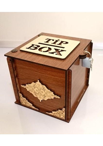 Boy Tip Box Eskitme Tarz Ahşap Oyma Ince Işlemeli 13CM Bahşiş Kutusu Asma Kilitli + 2 Anahtarlı