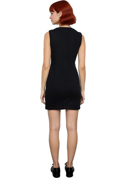 Kadınlar Için Kruvaze Kesim Kolsuz Düz Desen Mini Denim Elbise %100 Pamuk Içeriğiyle Şık Kaliteli fırsatları