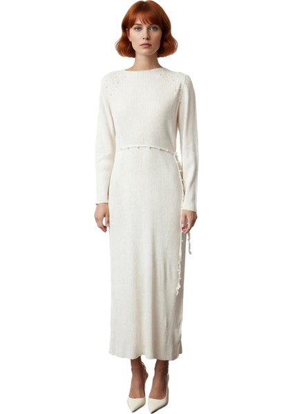 Kadınlara Özel Şık Inci Detaylı Kuşaklı Maxi Boy Triko Elbise Kışlık Ribana Dokulu Akrilik modelleri