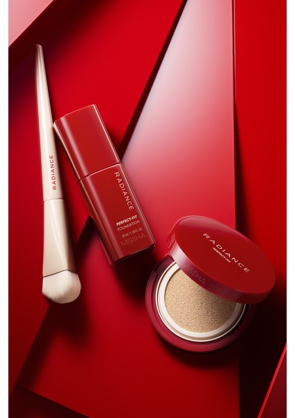 Uzun Süre Kalıcı, Mat Bitişli Fondöten Radiance Perfect Fit Foundation (No.22 Beige) SPF30+/PA+++