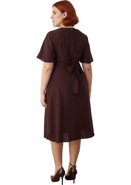 Kadınlar Için A Kesim Düz Kahverengi Midi Boy Aksesuar Detaylı Büyük Beden Dokuma Elbise Kaliteli fırsatları