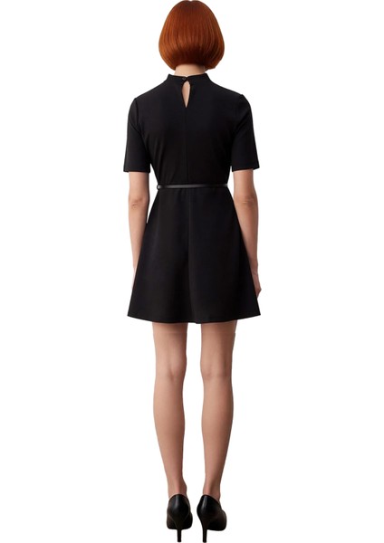 Kadın Dik Yaka Kısa Kol Kemerli Skater Elbise Günlük Şık Polyester Scuba Krep Mini Tasarım fırsatları