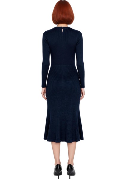 Kadınlar Için Akrilik Triko Midi Elbise Bisiklet Yaka Uzun Kollu Düz Desen Günlük Şık Tasarım fırsatları