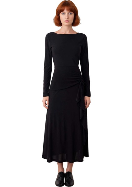 Kadın Uzun Kollu Kayık Yaka Maxi Elbise A Line Kalıp Büzgü Detaylı Kışlık Şık ve Feminen Bir Stil fiyatları