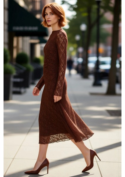 Kadınlara Özel Dantel Midi Elbise Bodycon Kesim Kayık Yaka Uzun Kol Sırt Dekolteli Gece Şıklığı fırsatları