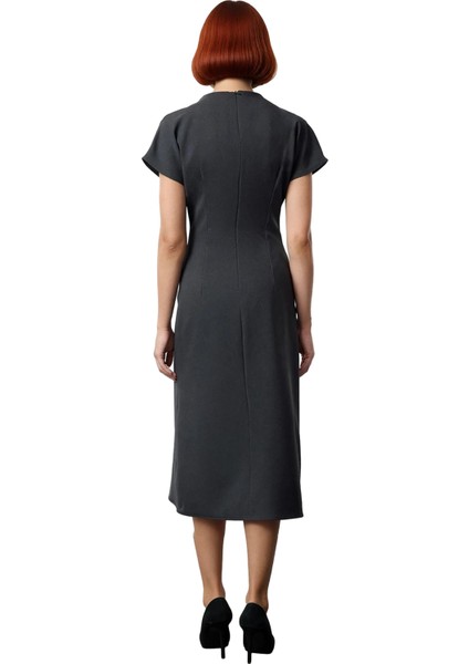 Kadın A Kesim Düşük Kısa Kol Midi Boy Düz Desen Degaje Yaka Büzgülü Dokuma Elbise Modern Şıklık fırsatları