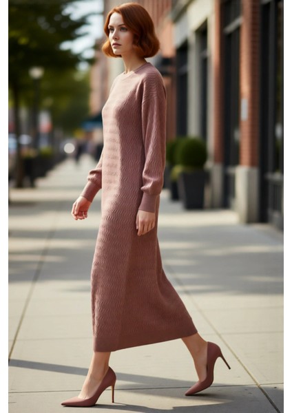 Kadın Triko Maxi Elbise Ajurlu Dokusuyla Şık ve Rahat Bisiklet Yaka Kış Kombinleri Için Ideal