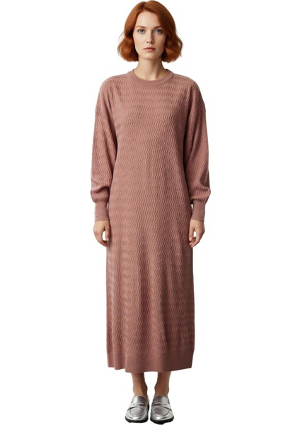 Kadın Triko Maxi Elbise Ajurlu Dokusuyla Şık ve Rahat Bisiklet Yaka Kış Kombinleri Için Ideal modelleri