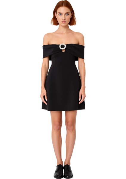 Kadın Şık Carmen Yaka Skater Elbise Taş Aksesuar Detaylı Zarif Düşük Kol Mini Boy Dokuma Kumaş modelleri