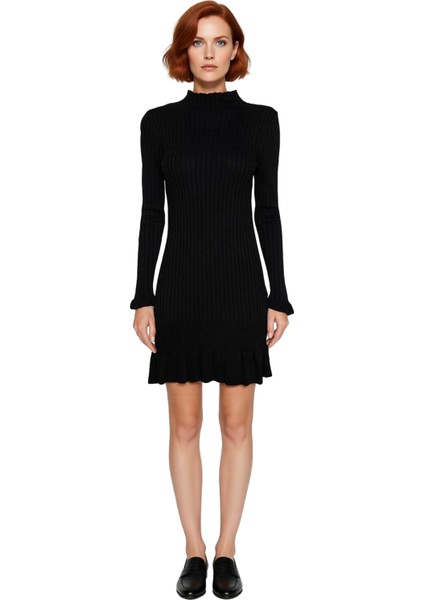 Kadın Fitilli Triko Mini Elbise Fırfır Detaylı Uzun Kollu Dik Yaka Kışlık Şıklık ve Konfor Sunar modelleri