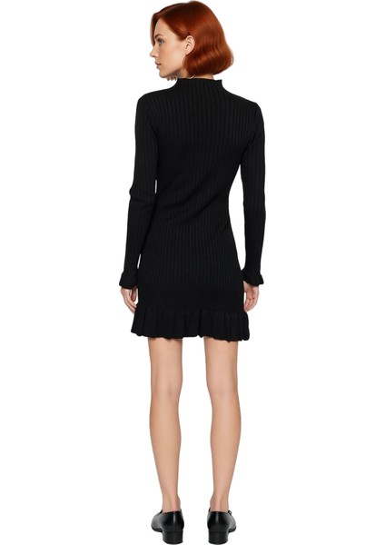 Kadın Fitilli Triko Mini Elbise Fırfır Detaylı Uzun Kollu Dik Yaka Kışlık Şıklık ve Konfor Sunar fırsatları