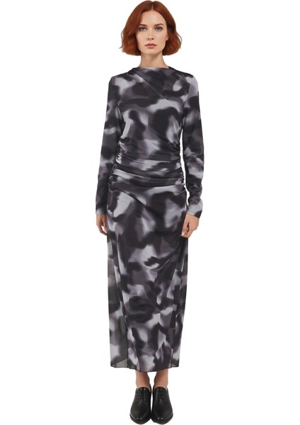 Kadın Batik Desenli Dik Yaka Skater Midi Elbise Şık ve Modern Uzun Kollu Örme Kumaş Tasarım modelleri