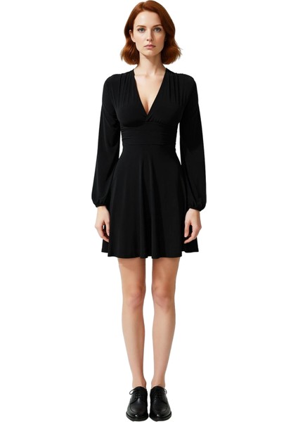 Kadın Skater V Yaka Uzun Kollu Düz Elbise Polyester Karışımlı Ilkbahar Sonbahar Şıklığı Kaliteli modelleri