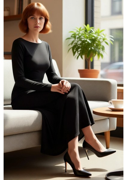 Kadın Uzun Kollu Kayık Yaka Maxi Elbise A Line Kalıp Büzgü Detaylı Kışlık Şık ve Feminen Bir Stil