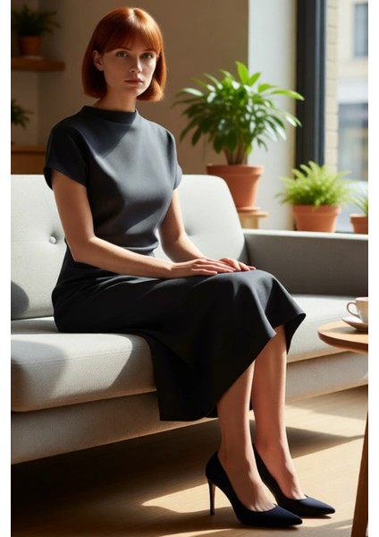 Şık Kadın Düz Desen Midi Boy Elbise Degaje Yaka Düşük Kısa Kol ve A Kesim Rahatlık Kaliteli