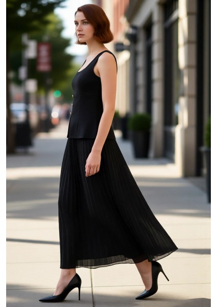 Kadın A Kesim Kare Yaka Kolsuz Piliseli Midi Elbise Şık Altın Düğmeli Astarlı Modern Tasarım