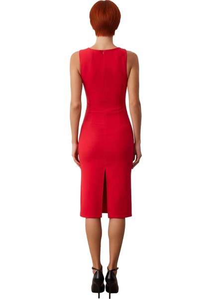 Kadınlar Için Şık ve Modern Bodycon Midi Elbise Asimetrik Yaka Detaylı Kolsuz Tasarım Kaliteli fırsatları