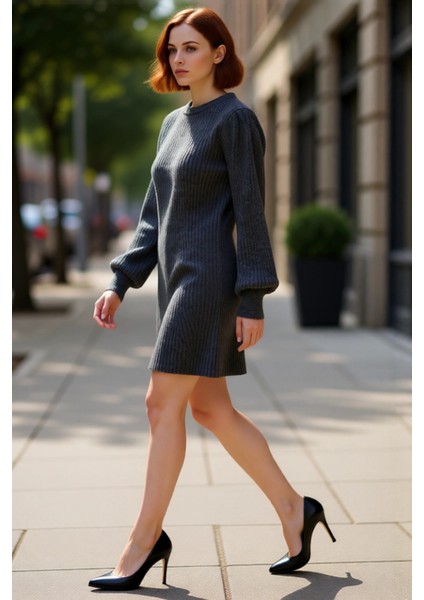 Kadın A Line Kesim Düz Desen Bisiklet Yaka Uzun Kollu Triko Mini Elbise ile Şıklık ve Konforu