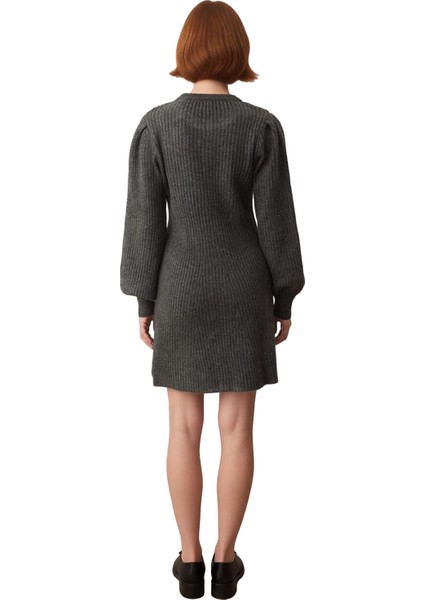 Kadın A Line Kesim Düz Desen Bisiklet Yaka Uzun Kollu Triko Mini Elbise ile Şıklık ve Konforu fırsatları