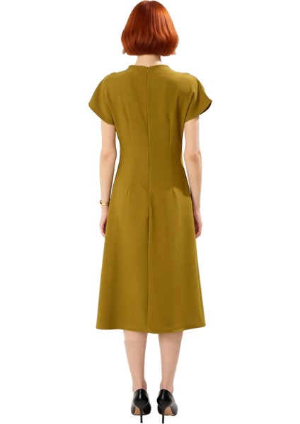 Kadın A Kesim Düşük Kısa Kol Midi Boy Düz Desen Degaje Yaka Büzgülü Dokuma Elbise Modern Şıklık fırsatları