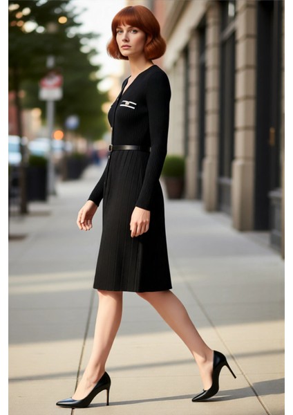 Kadın Siyah V Yaka Triko Elbise Düğme Detaylı Kemerli Midi Boy Şık ve Rahat Kışlık Tasarım