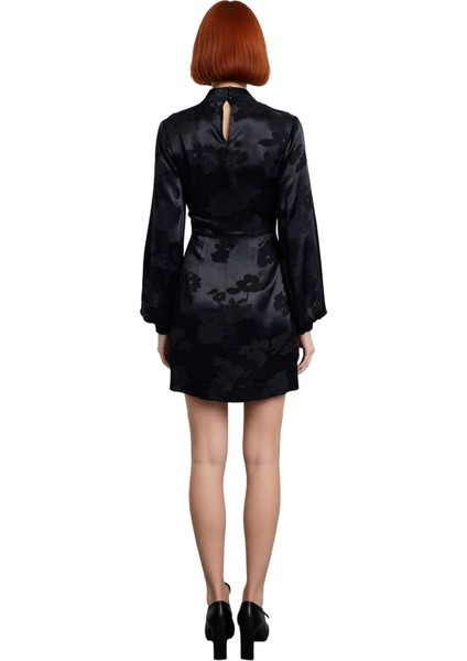 Kadın A Kesim Mini Elbise Dik Yaka Balon Kol Tasarımıyla Şık Dokuma Kışlık Kombinlerinize Kaliteli fırsatları