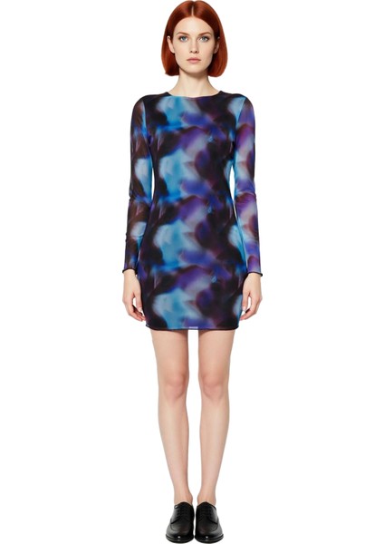 Kadın Çok Renkli Soyut Desenli Tül Bodycon Mini Elbise Uzun Kollu Şık ve Modern Gündüz Gece Tasarım modelleri