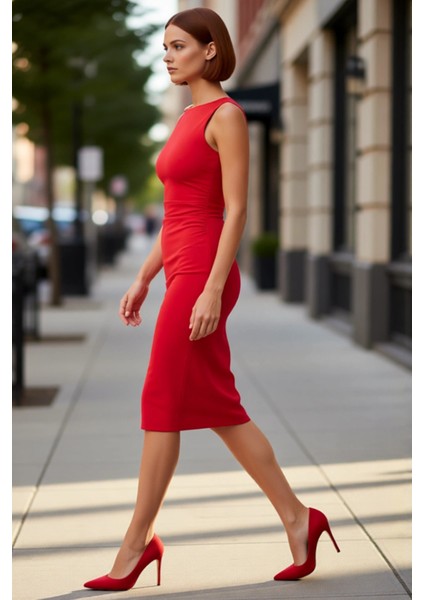 Kadınlar Için Şık ve Modern Bodycon Midi Elbise Asimetrik Yaka Detaylı Kolsuz Tasarım Kaliteli