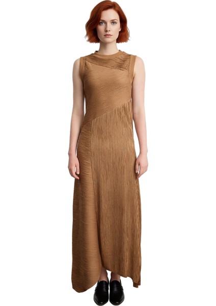 Kadınlara Özel Bürümcük Dokulu Örme Maxi Elbise Şık Kolsuz Tasarımıyla Günlük Rahatlık Sunar modelleri