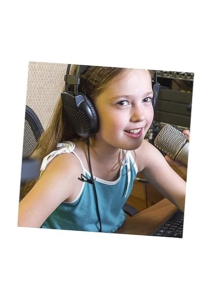 1 Set Yaka Mikrofonu Yedek Parçaları: 6 Adet Metal Klips 6 Adet Plastik Kablo Klipsi 12 Adet Mikrofon Kapağı Röportajlarda Videoda Güvenilir Kaydı Için indirimleri