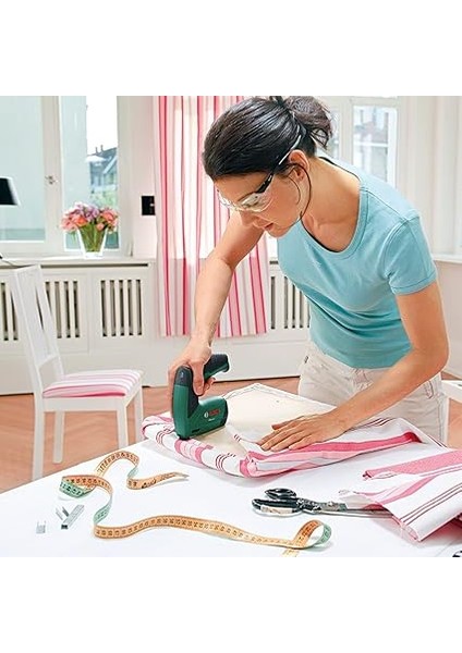 Akülü Zımba Veya Çivi Çakma Tabancası (Entegre Akü, 3.6 Volt, 30 Darbe/dak, Metal Kutuda) fiyatları