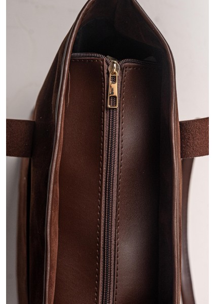 Kadın Büyük Boy Süet Cepli Omuz Kol Çantası Kahverengi modelleri