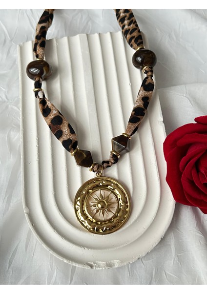 Leopar Desenli Kolye Kahve Bordo Boncuklu Şık Kumaş Kadın Kolye Hediye Kutulu modelleri