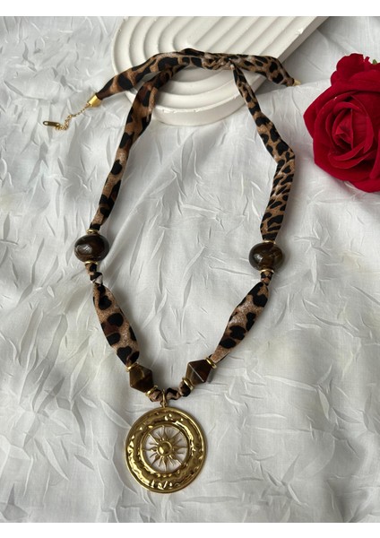 Leopar Desenli Kolye Kahve Bordo Boncuklu Şık Kumaş Kadın Kolye Hediye Kutulu fırsatları