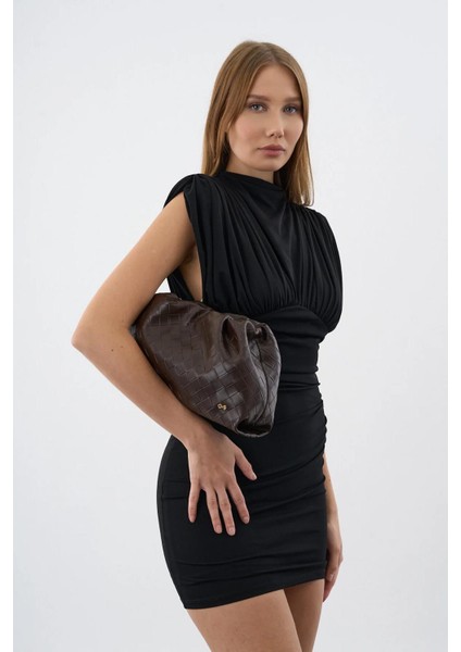 Kadın Büzgülü Çanta Kahverengi Örgülü modelleri