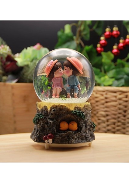 Kütük Üzerinde Oturan Romantik Sevgililer Işıklı Müzikli Orta Boy Kar Küresi
