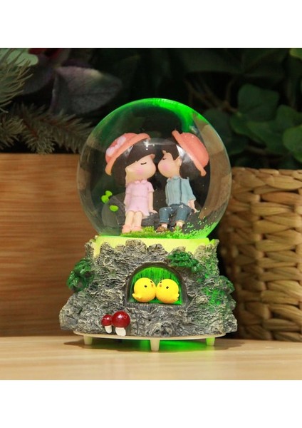 Kütük Üzerinde Oturan Romantik Sevgililer Işıklı Müzikli Orta Boy Kar Küresi indirimleri